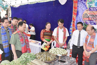 <a href="/tin-tuc-su-kien/huong-ve-co-so2" title="Phong trào toàn dân bảo vệ ANTQ" rel="dofollow">Phong trào toàn dân bảo vệ ANTQ</a>