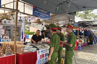 <a href="/tin-tuc-su-kien/tin-hoat-dong" title="Tin hoạt động" rel="dofollow">Tin hoạt động</a>