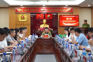 <a href="/tin-tuc-su-kien/tin-hoat-dong" title="Tin hoạt động" rel="dofollow">Tin hoạt động</a>
