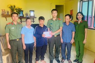 <a href="/tin-tuc-su-kien/tin-hoat-dong" title="Tin hoạt động" rel="dofollow">Tin hoạt động</a>