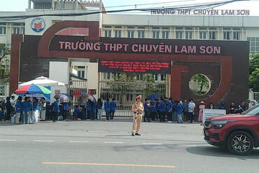 <a href="/tin-tuc-su-kien/tin-hoat-dong" title="Tin hoạt động" rel="dofollow">Tin hoạt động</a>