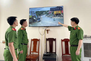 <a href="/tin-tuc-su-kien/huong-ve-co-so2" title="Phong trào toàn dân bảo vệ ANTQ" rel="dofollow">Phong trào toàn dân bảo vệ ANTQ</a>