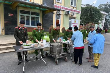 <a href="/tin-tuc-su-kien/tin-hoat-dong" title="Tin hoạt động" rel="dofollow">Tin hoạt động</a>