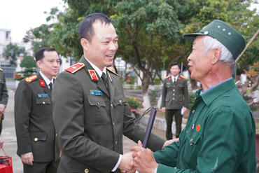 <a href="/tin-tuc-su-kien/tin-hoat-dong" title="Tin hoạt động" rel="dofollow">Tin hoạt động</a>