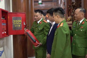 <a href="/tin-tuc-su-kien/tin-hoat-dong" title="Tin hoạt động" rel="dofollow">Tin hoạt động</a>