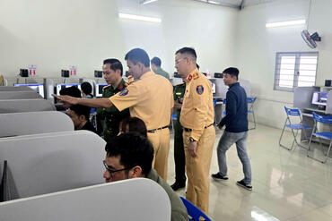 <a href="/tin-tuc-su-kien/tin-hoat-dong" title="Tin hoạt động" rel="dofollow">Tin hoạt động</a>