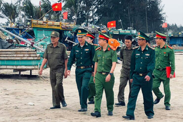 <a href="/tin-tuc-su-kien/huong-ve-co-so2" title="Phong trào toàn dân bảo vệ ANTQ" rel="dofollow">Phong trào toàn dân bảo vệ ANTQ</a>