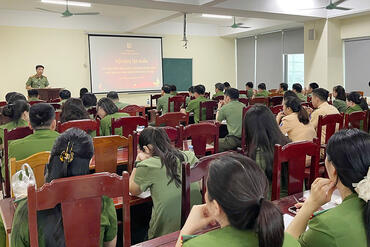 <a href="/tin-tuc-su-kien/tin-hoat-dong" title="Tin hoạt động" rel="dofollow">Tin hoạt động</a>