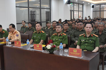 <a href="/tin-tuc-su-kien/tin-hoat-dong" title="Tin hoạt động" rel="dofollow">Tin hoạt động</a>