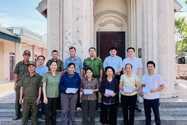 <a href="/tin-tuc-su-kien/tin-hoat-dong" title="Tin hoạt động" rel="dofollow">Tin hoạt động</a>