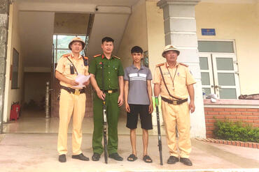<a href="/tin-tuc-su-kien/huong-ve-co-so2" title="Phong trào toàn dân bảo vệ ANTQ" rel="dofollow">Phong trào toàn dân bảo vệ ANTQ</a>