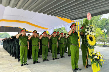 <a href="/tin-tuc-su-kien/tin-hoat-dong" title="Tin hoạt động" rel="dofollow">Tin hoạt động</a>