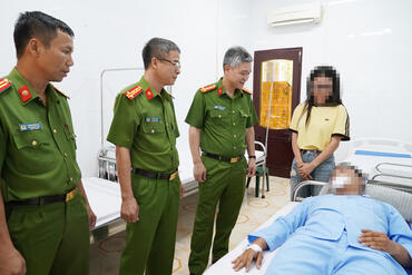 <a href="/tin-tuc-su-kien/tin-hoat-dong" title="Tin hoạt động" rel="dofollow">Tin hoạt động</a>