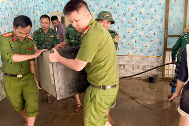 <a href="/tin-tuc-su-kien/tin-hoat-dong" title="Tin hoạt động" rel="dofollow">Tin hoạt động</a>