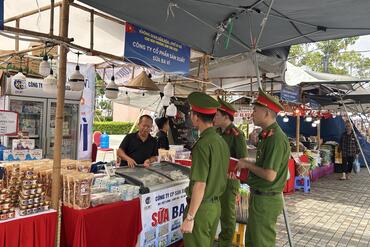 <a href="/tin-tuc-su-kien/tin-hoat-dong" title="Tin hoạt động" rel="dofollow">Tin hoạt động</a>