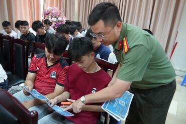 <a href="/tin-tuc-su-kien/tin-hoat-dong" title="Tin hoạt động" rel="dofollow">Tin hoạt động</a>