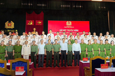 <a href="/tin-tuc-su-kien/tin-hoat-dong" title="Tin hoạt động" rel="dofollow">Tin hoạt động</a>
