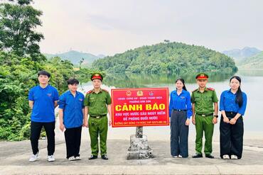 <a href="/tin-tuc-su-kien/tin-hoat-dong" title="Tin hoạt động" rel="dofollow">Tin hoạt động</a>