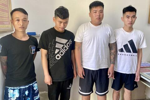 Bắt ổ nhóm bảo kê thu tiền của những người kinh doanh, buôn bán   tại biển Hải Tiến