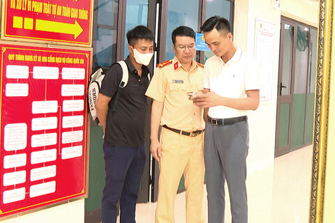 Triển khai xác thực giao dịch chuyển quyền sở hữu điện tử phục vụ sang tên xe