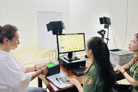 Thanh Hóa triển khai thí điểm cấp tài khoản định danh điện tử mức độ 2 cho người nước ngoài