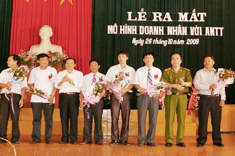 Sự kiện số 48: Triển khai mô hình "Doanh nhân với an ninh trật tự