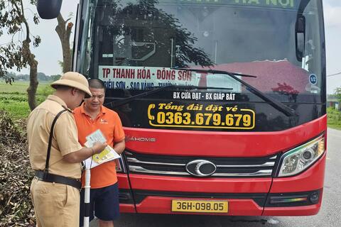 Thanh Hoá: Tăng cường kiểm tra, xử lý phương tiện kinh doanh vận tải hoạt động trên các tuyến giao thông đường bộ và đường thuỷ nội địa
