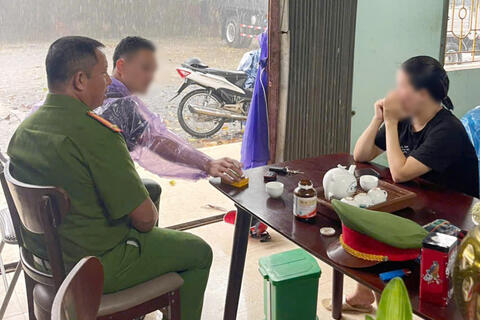 Ngăn chặn thành công người phụ nữ nhảy cầu