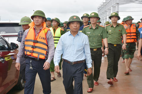 Kiểm tra, chỉ đạo khắc phục hậu quả ngập lụt tại xã Kim Tân