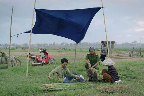 Đồng hành, hỗ trợ Đoàn làm phim “Có anh nơi ấy bình yên”