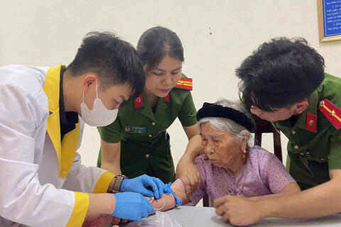 Lặng thầm góp chiến công