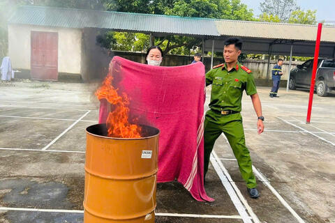 337 cán bộ, giáo viên mầm non được tập huấn kiến thức, kỹ năng PCCC và CNCH