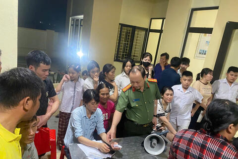 Công an phường Đông Sơn đưa công nghệ đến từng khu phố, từng hộ dân