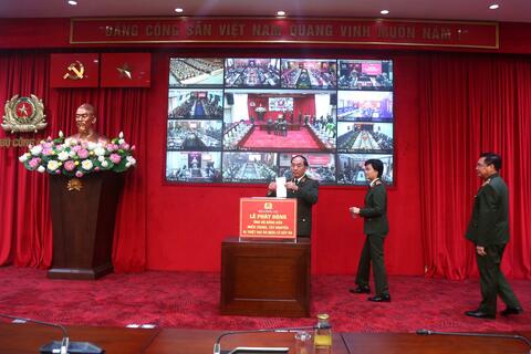 Bộ Công an phát động ủng hộ đồng bào miền Trung, Tây Nguyên bị thiệt hại do mưa lũ gây ra