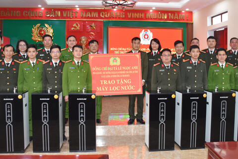 Ấm tình hậu phương- tiếp sức nơi tuyến đầu biên giới