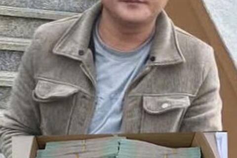 Khởi tố, tạm giữ hình sự các đối tượng trộm cắp 2 gói hàng chứa 7,85 tỷ đồng