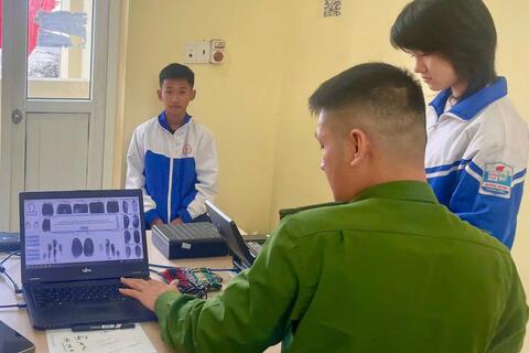 Đẩy mạnh rà soát, cấp căn cước và tài khoản định danh điện tử mức 2 cho công dân từ 6 đến 14 tuổi