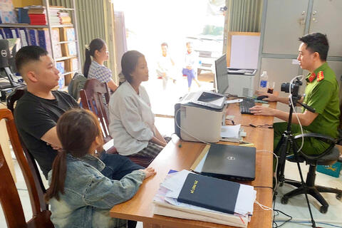 Công an các xã miền núi, biên giới Thanh Hóa: Gác niềm vui riêng, xuyên lễ phục vụ Nhân dân