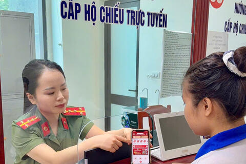Triển khai tiếp nhận hồ sơ cấp hộ chiếu trên ứng dụng VneID  từ ngày 01/5/2026