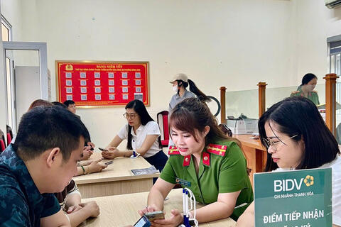 Thanh Hóa: Chi trả an sinh không dùng tiền mặt, cần tháo gỡ “nút thắt” từ cơ sở