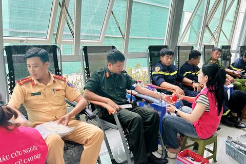 Công an Thanh Hóa hiến tặng gần 400 đơn vị máu hưởng ứng Chương trình “Hành trình đỏ” lần thứ XIV năm 2026