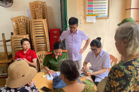 Công an phường Hạc Thành đưa dịch vụ công đến gần người dân