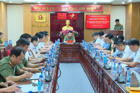 Khẩn trương tháo gỡ những nhiệm vụ chuyển đổi số còn chậm