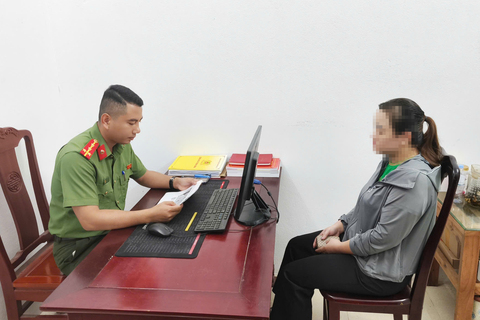 Công an xã Trung Chính xử phạt 12,5 triệu đồng hành vi đăng tải thông tin sai sự thật trên mạng xã hội