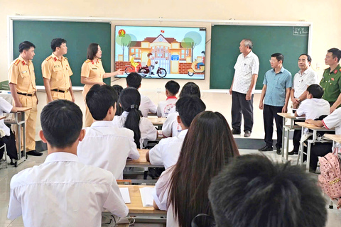Lực lượng Cảnh sát giao thông Công an Thanh Hóa đẩy mạnh chuyển đổi số trong công tác bảo đảm trật tự, an toàn giao thông