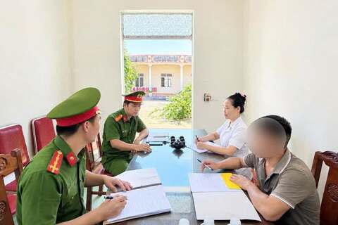 <a href="/tin-tuc-su-kien" title="Tin tức sự kiện" rel="dofollow">Tin tức sự kiện</a>