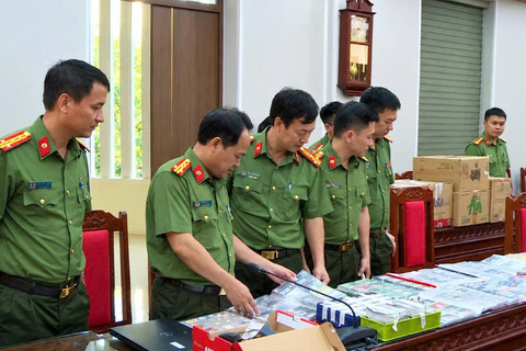 <a href="/tin-tuc-su-kien" title="Tin tức sự kiện" rel="dofollow">Tin tức sự kiện</a>