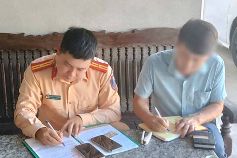 <a href="/tin-tuc-su-kien" title="Tin tức sự kiện" rel="dofollow">Tin tức sự kiện</a>