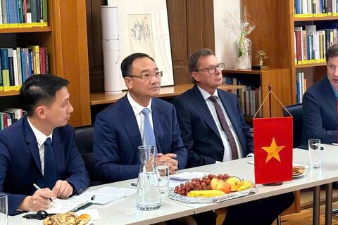 <a href="/tin-tuc-su-kien/tin-trong-nuoc-va-the-gioi" title="Tin trong nước" rel="dofollow">Tin trong nước</a>