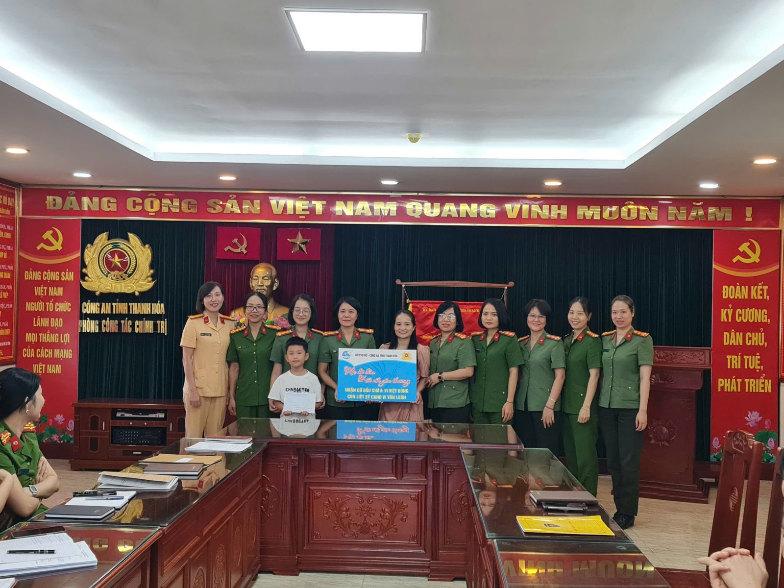 Sự kiện số 71: Hiệu quả giá trị nhân văn của chương trình "Mẹ đỡ đầu - Kết nối yêu thương", "Con nuôi Công an xã"